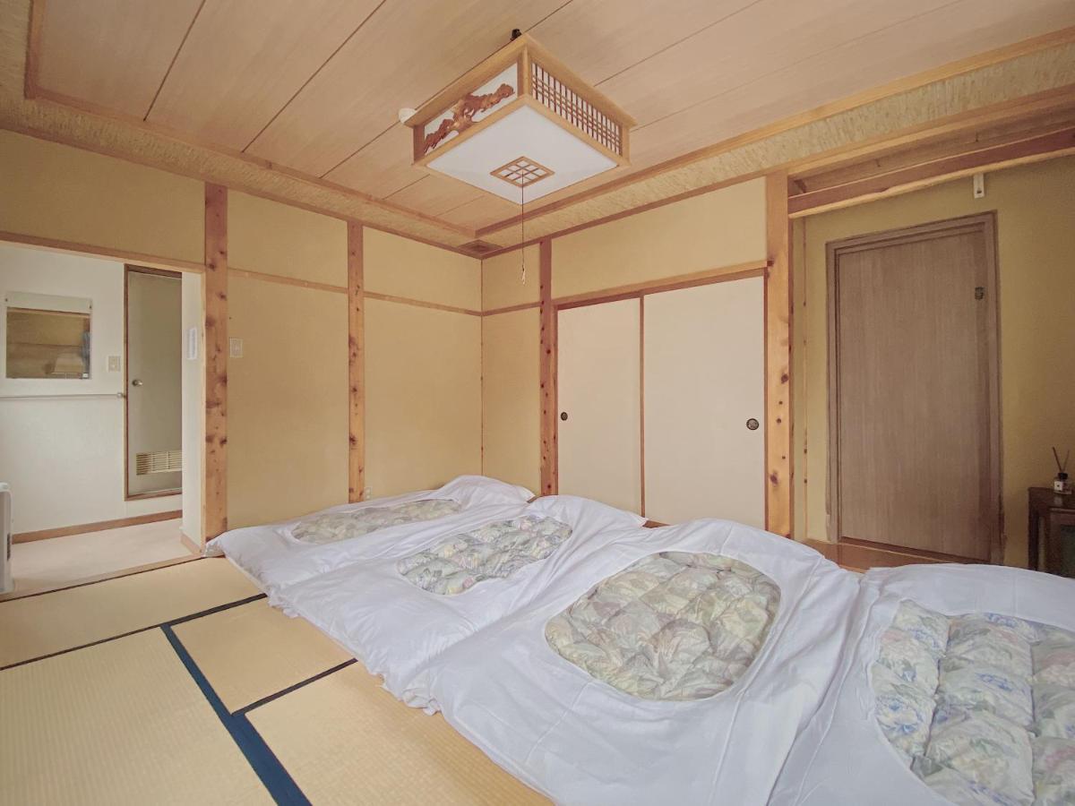 Apricot Pension Hakuba Exterior photo