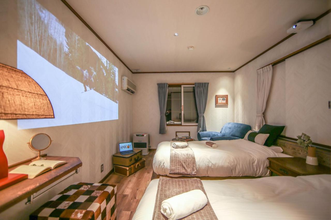 Apricot Pension Hakuba Exterior photo