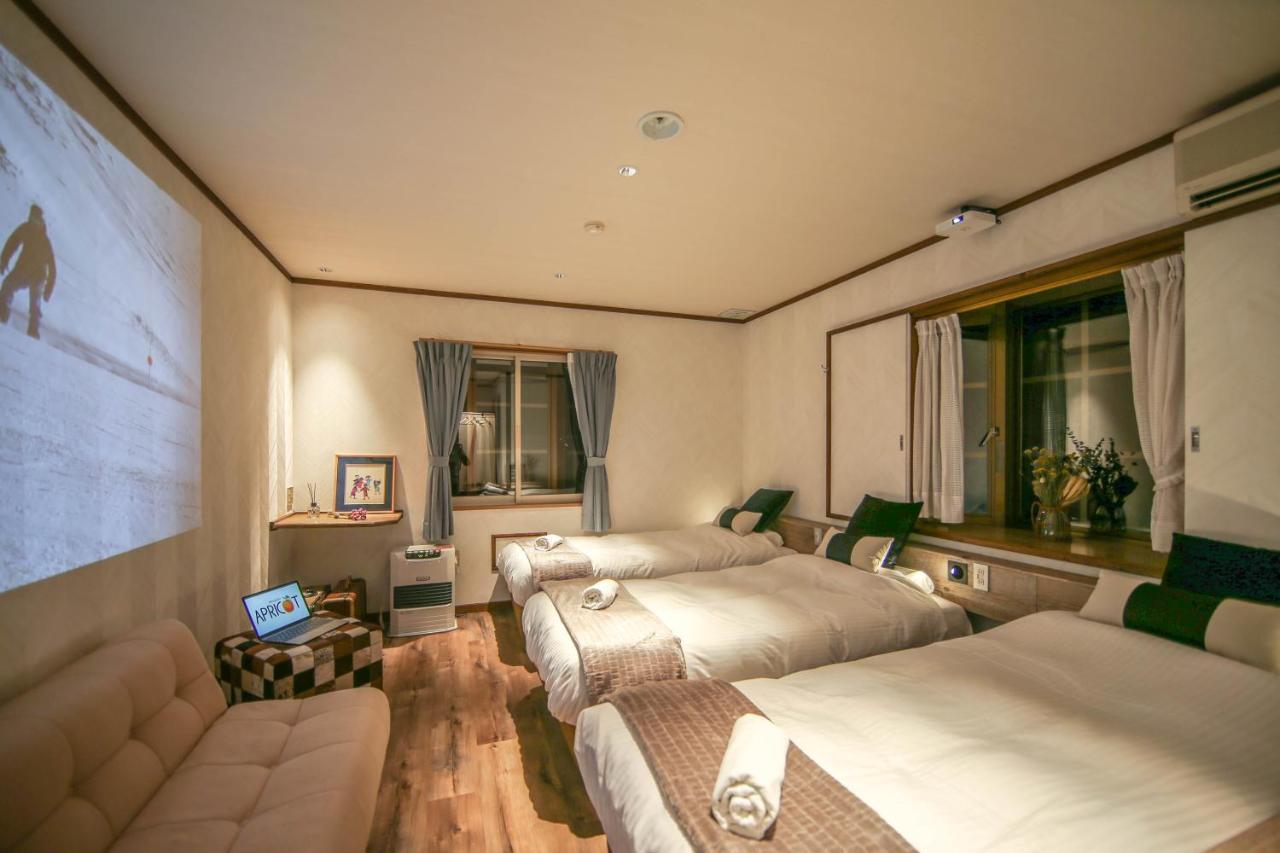Apricot Pension Hakuba Exterior photo