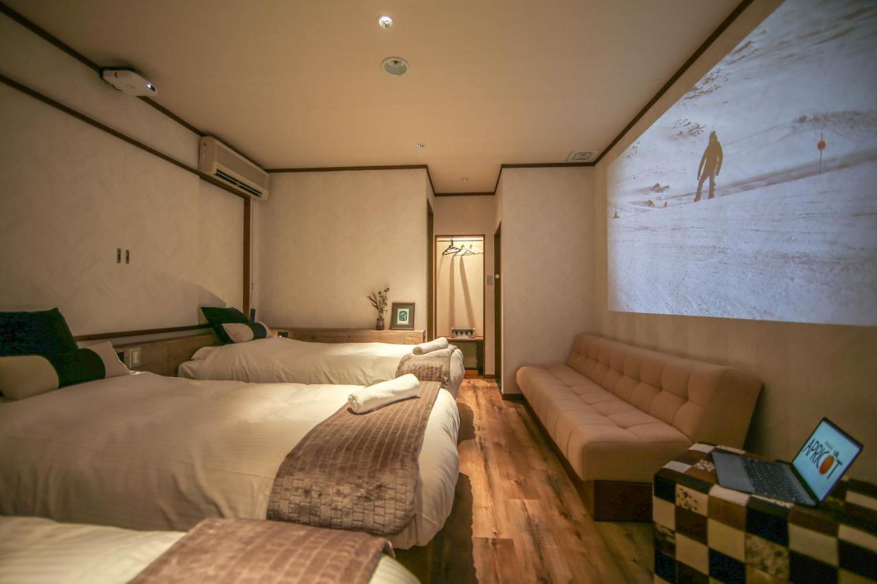 Apricot Pension Hakuba Exterior photo