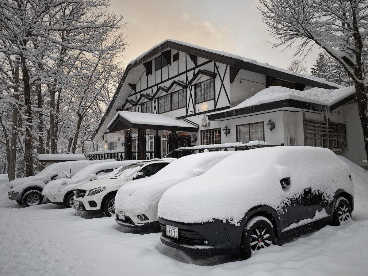 Apricot Pension Hakuba Exterior photo
